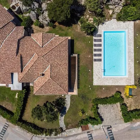 House In With Free Parking